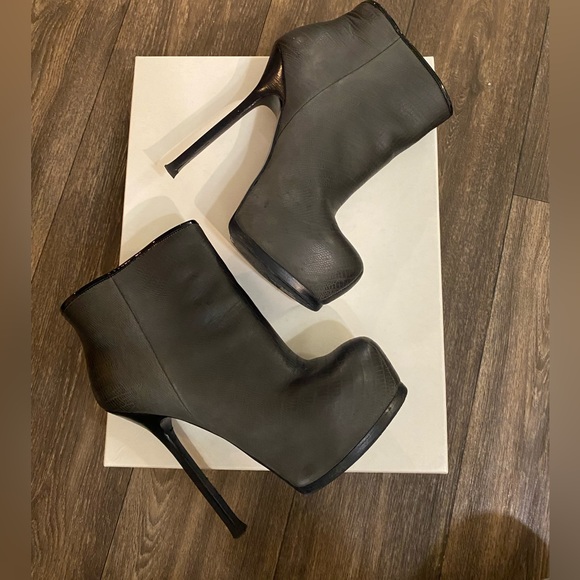 YSL Stunning Rounded Toe Platform Booties! - Picture 6 of 11
